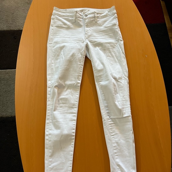 American Eagle White Skinny Jeans